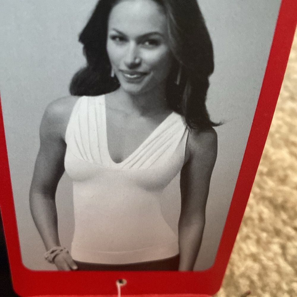 Spanx NWT on top and in control shapewear large - Picture 6 of 6